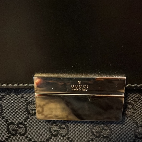 Authentic Gucci Leather & Canvas Clutch Bag with hidden wristlet - Picture 3 of 16